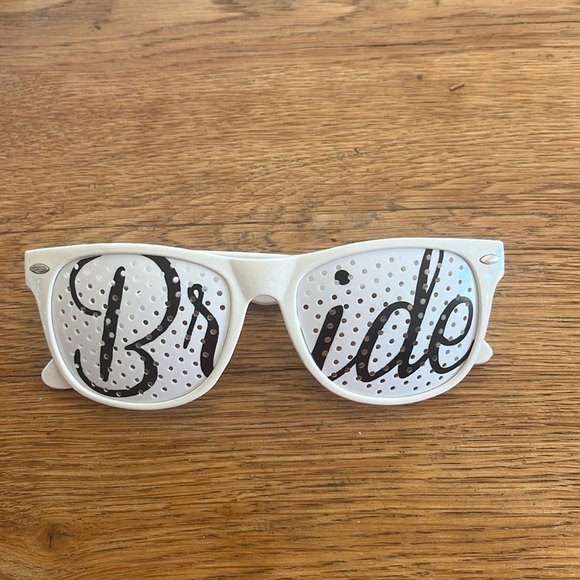 Bride Sunglasses - Picture 2 of 2